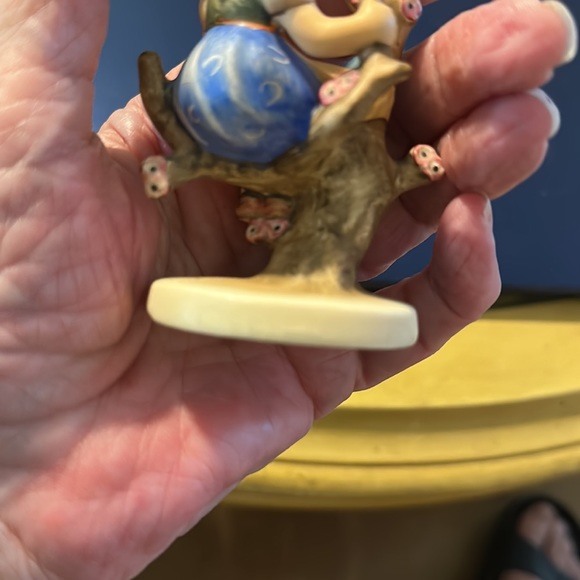 💙TM3 ‘Apple Tree Girl and Apple Tree Boy’ Hummel Goebel - Picture 9 of 10